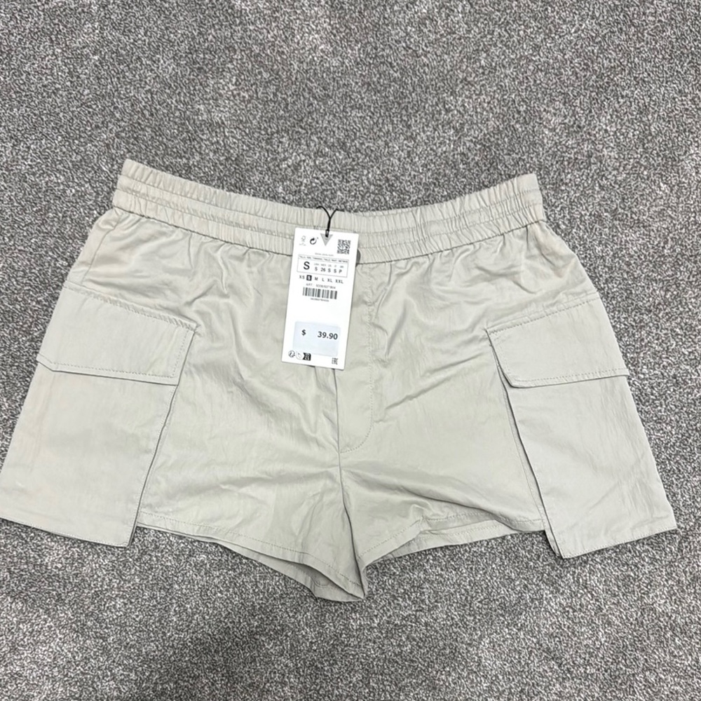Zara shorts never worn